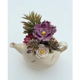 Lilás kannás dekoráció 