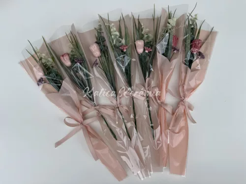Tulipán csokor díszcsomagolásban