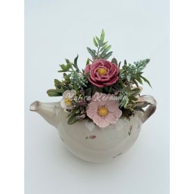 Rózsás kannás dekoráció